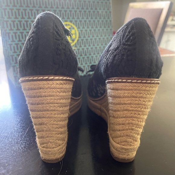 TORY BURCH JACKIE BLACK LACE ESPADRILLES-SIZE 8.5 - VERY GOOD CONDITION - Picture 4 of 5